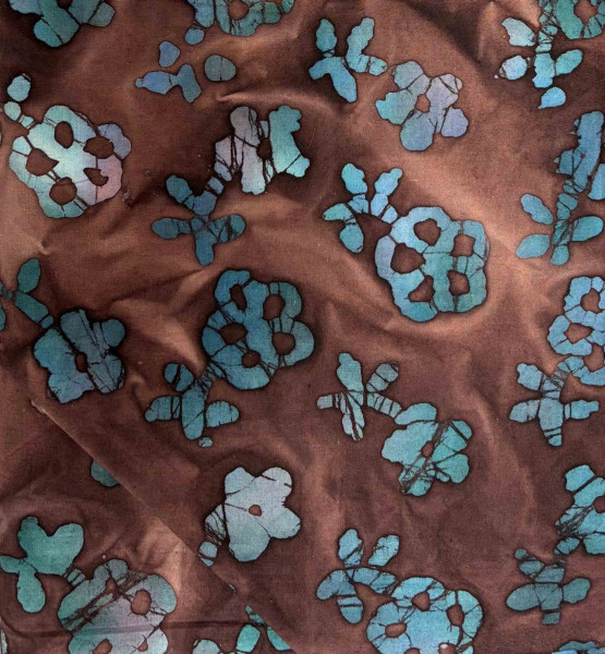 braun gemusterte Batik